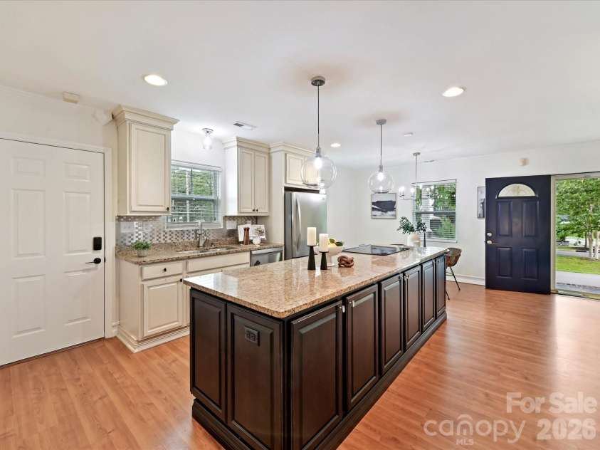 2028 Hamorton Place, Charlotte, NC 28205.  MLS# CAR4411958, YatesRealty ID 43549. 