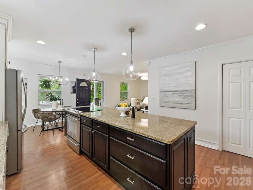 2028 Hamorton Place, Charlotte, NC 28205.  MLS# CAR4411958, YatesRealty ID 43549. 