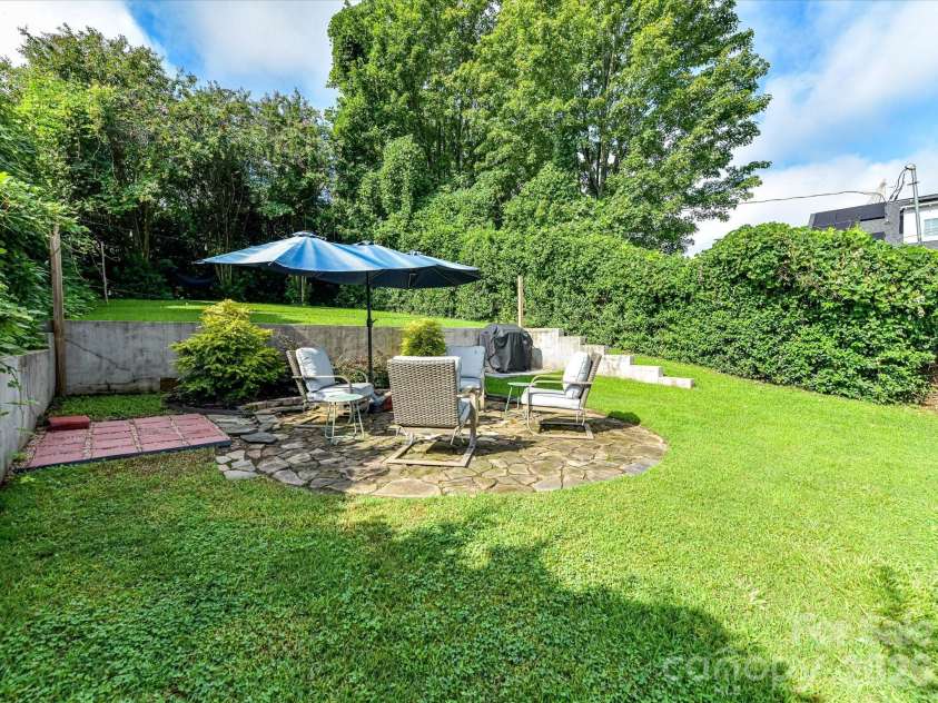 2028 Hamorton Place, Charlotte, NC 28205.  MLS# CAR4411958, YatesRealty ID 43549. 