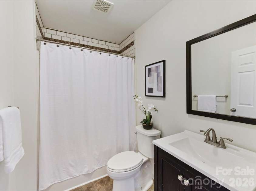2028 Hamorton Place, Charlotte, NC 28205.  MLS# CAR4411958, YatesRealty ID 43549. Guest full bath