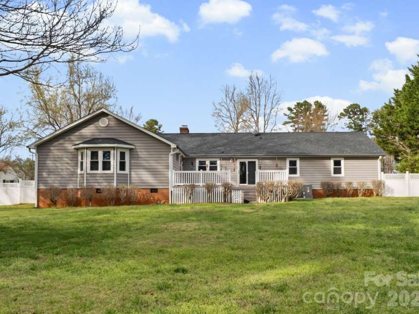 7608 Babe Stillwell Farm Road, Huntersville, NC 28078.  MLS# CAR4352954, YatesRealty ID 4355. 
