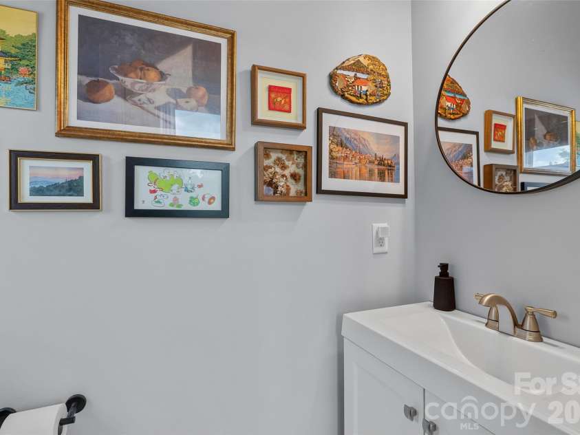9 Hilldale Road, Asheville, NC 28803.  MLS# CAR4408240, YatesRealty ID 43550. 