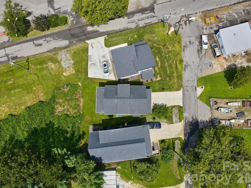 9 Hilldale Road, Asheville, NC 28803.  MLS# CAR4408240, YatesRealty ID 43550. 