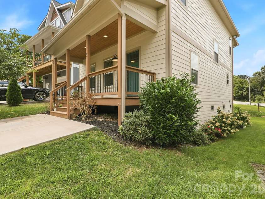 9 Hilldale Road, Asheville, NC 28803.  MLS# CAR4408240, YatesRealty ID 43550. Back
