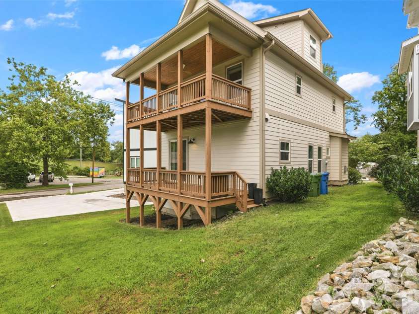9 Hilldale Road, Asheville, NC 28803.  MLS# CAR4408240, YatesRealty ID 43550. Back