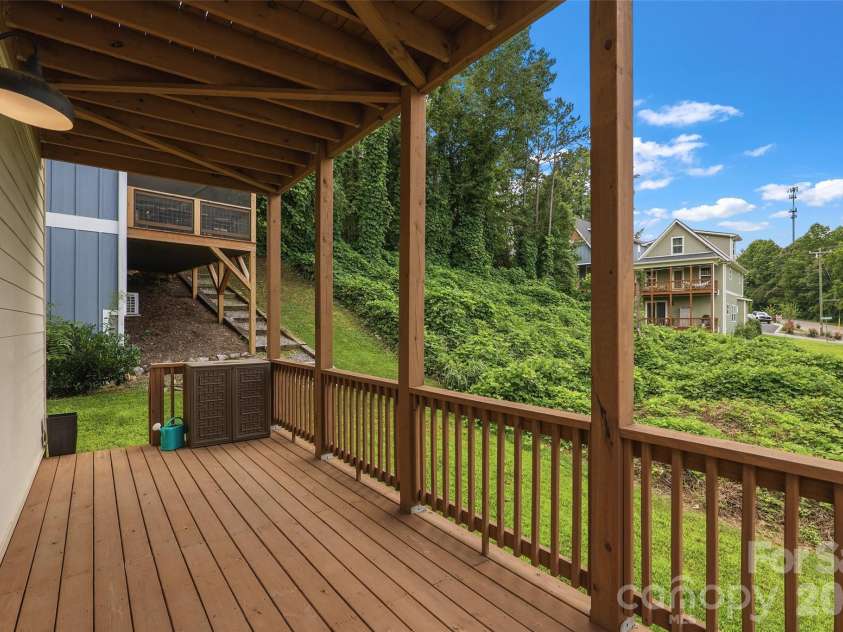 9 Hilldale Road, Asheville, NC 28803.  MLS# CAR4408240, YatesRealty ID 43550. Back Deck