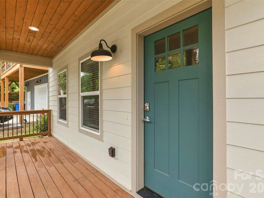9 Hilldale Road, Asheville, NC 28803.  MLS# CAR4408240, YatesRealty ID 43550. Front