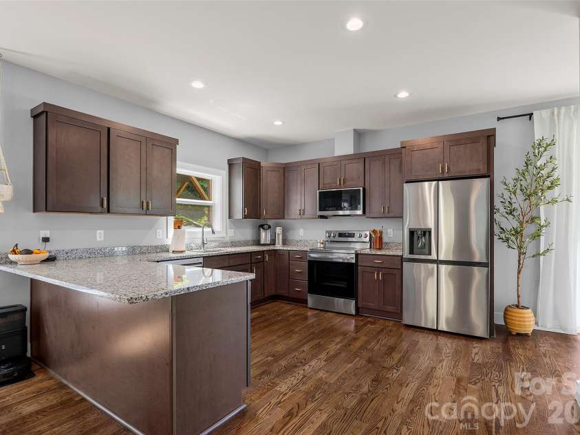 9 Hilldale Road, Asheville, NC 28803.  MLS# CAR4408240, YatesRealty ID 43550. Kitchen