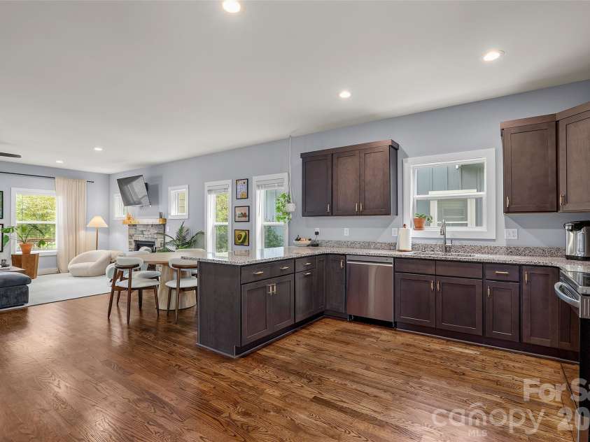 9 Hilldale Road, Asheville, NC 28803.  MLS# CAR4408240, YatesRealty ID 43550. Kitchen