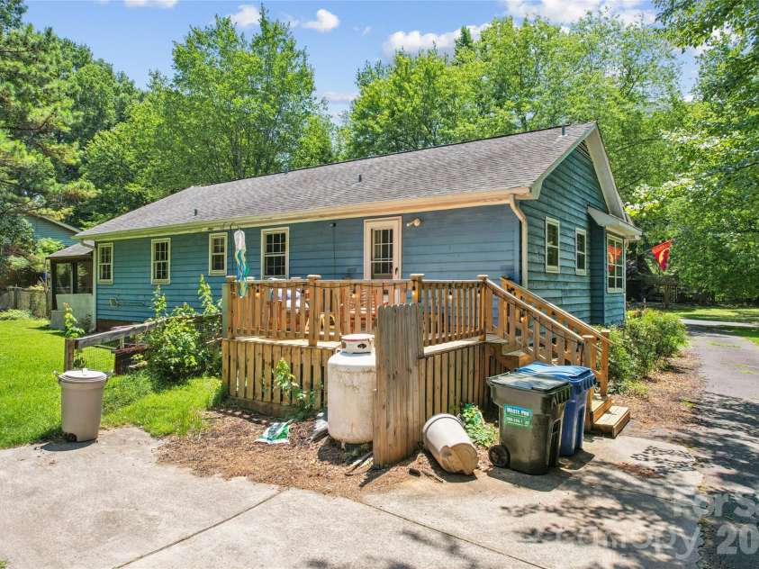 10219 Mountain Apple Drive, Mint Hill, NC 28227.  MLS# CAR4399797, YatesRealty ID 43551. 
