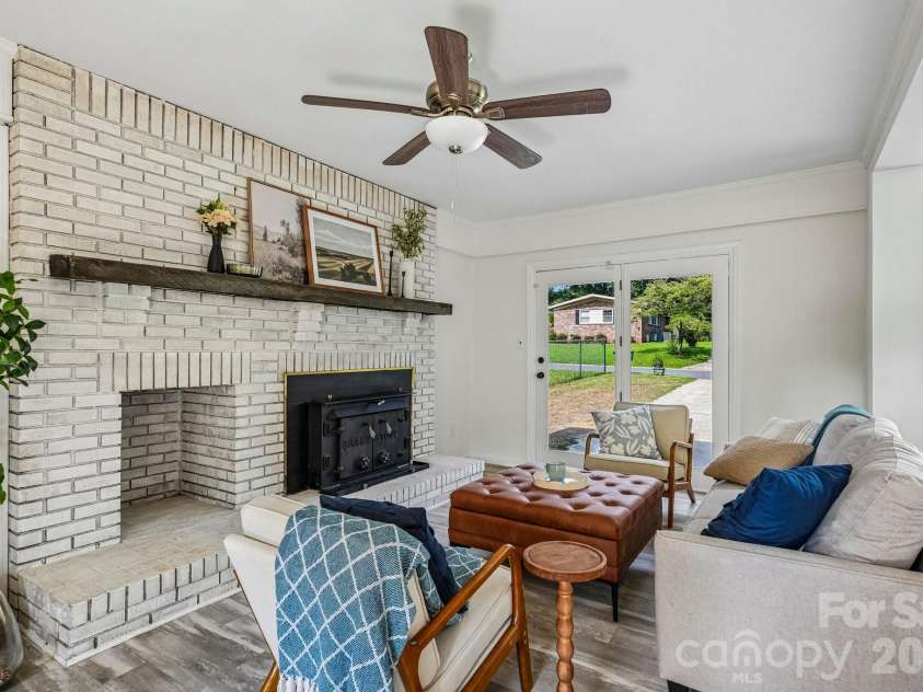 1443 Lynhurst Drive, Gastonia, NC 28054.  MLS# CAR4412821, YatesRealty ID 43552. 