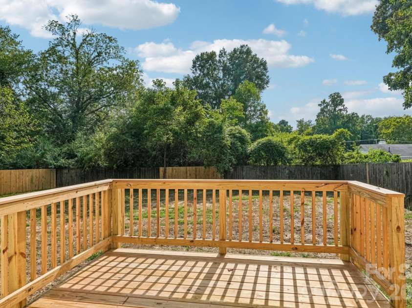 1443 Lynhurst Drive, Gastonia, NC 28054.  MLS# CAR4412821, YatesRealty ID 43552. 
