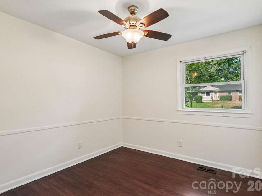 1443 Lynhurst Drive, Gastonia, NC 28054.  MLS# CAR4412821, YatesRealty ID 43552. 