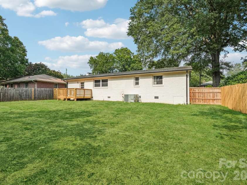1443 Lynhurst Drive, Gastonia, NC 28054.  MLS# CAR4412821, YatesRealty ID 43552. 