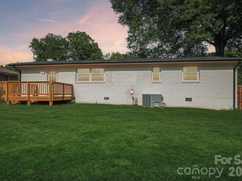 1443 Lynhurst Drive, Gastonia, NC 28054.  MLS# CAR4412821, YatesRealty ID 43552. 