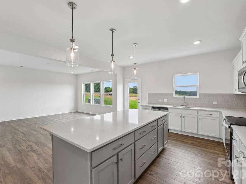 118 Borders Street, Statesville, NC 28677.  MLS# CAR4412718, YatesRealty ID 43554. 