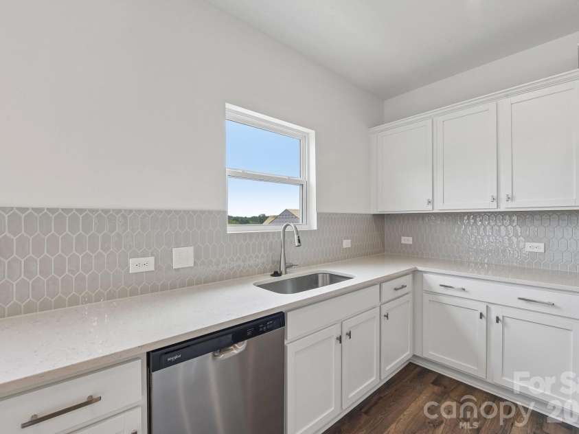 118 Borders Street, Statesville, NC 28677.  MLS# CAR4412718, YatesRealty ID 43554. 