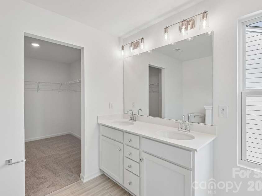 118 Borders Street, Statesville, NC 28677.  MLS# CAR4412718, YatesRealty ID 43554. 
