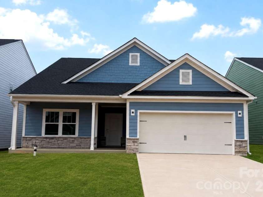 141 Borders Street, Statesville, NC 28677.  MLS# CAR4412712, YatesRealty ID 43555. 