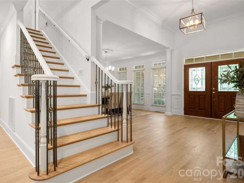 868 Savile Lane, Fort Mill, SC 29715.  MLS# CAR4409801, YatesRealty ID 43556. Impressive front entry with new hardwqoods