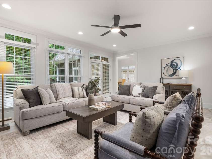 868 Savile Lane, Fort Mill, SC 29715.  MLS# CAR4409801, YatesRealty ID 43556. Spacious Living Room