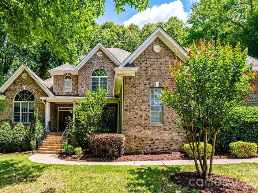 868 Savile Lane, Fort Mill, SC 29715.  MLS# CAR4409801, YatesRealty ID 43556. Welcome to 868 Savile Lane