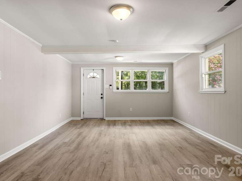 931 Reliance Street, Charlotte, NC 28208.  MLS# CAR4412945, YatesRealty ID 43557. 