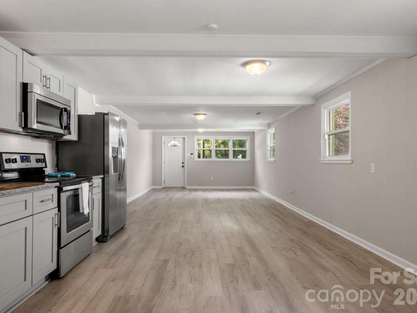 931 Reliance Street, Charlotte, NC 28208.  MLS# CAR4412945, YatesRealty ID 43557. 