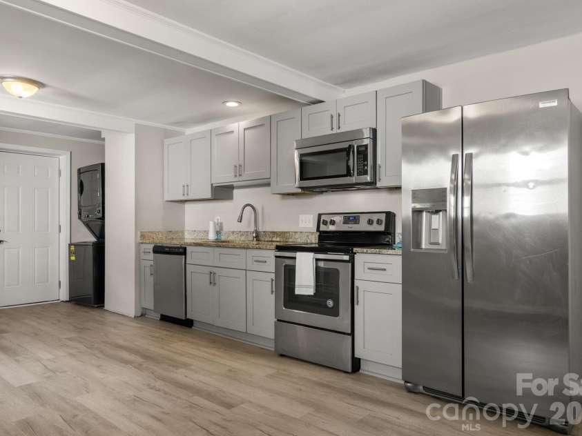 931 Reliance Street, Charlotte, NC 28208.  MLS# CAR4412945, YatesRealty ID 43557. 
