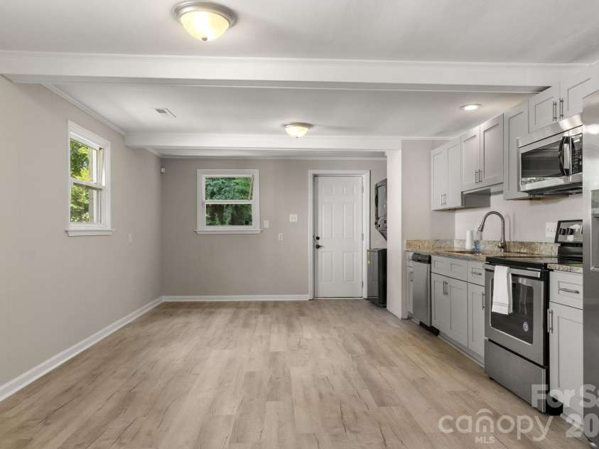 931 Reliance Street, Charlotte, NC 28208.  MLS# CAR4412945, YatesRealty ID 43557. 