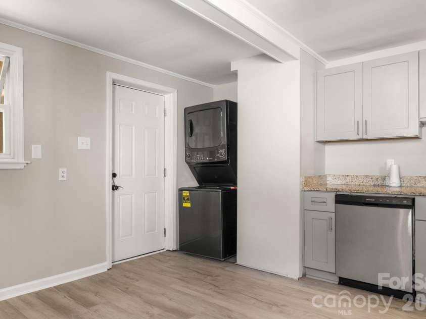 931 Reliance Street, Charlotte, NC 28208.  MLS# CAR4412945, YatesRealty ID 43557. 