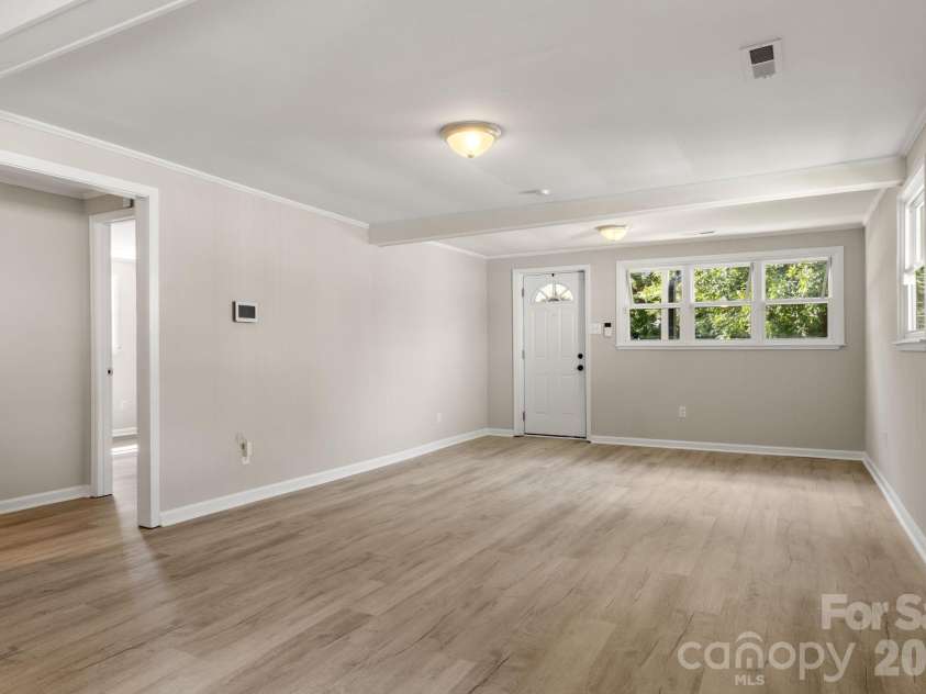 931 Reliance Street, Charlotte, NC 28208.  MLS# CAR4412945, YatesRealty ID 43557. 