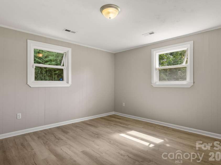 931 Reliance Street, Charlotte, NC 28208.  MLS# CAR4412945, YatesRealty ID 43557. 