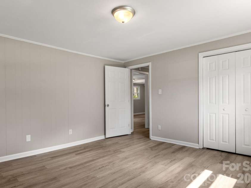931 Reliance Street, Charlotte, NC 28208.  MLS# CAR4412945, YatesRealty ID 43557. 
