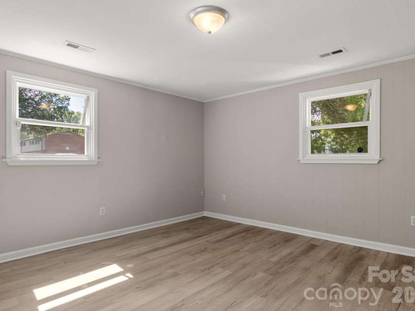 931 Reliance Street, Charlotte, NC 28208.  MLS# CAR4412945, YatesRealty ID 43557. 