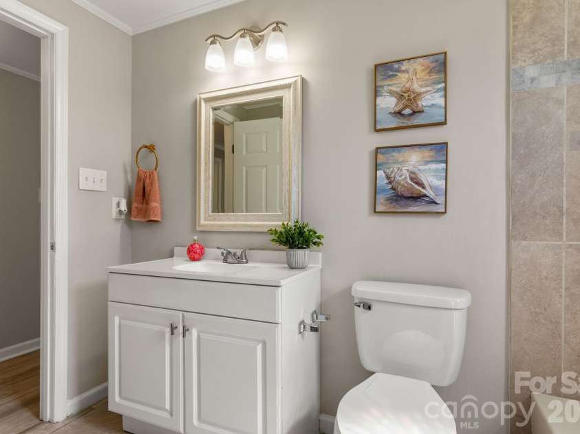 931 Reliance Street, Charlotte, NC 28208.  MLS# CAR4412945, YatesRealty ID 43557. 