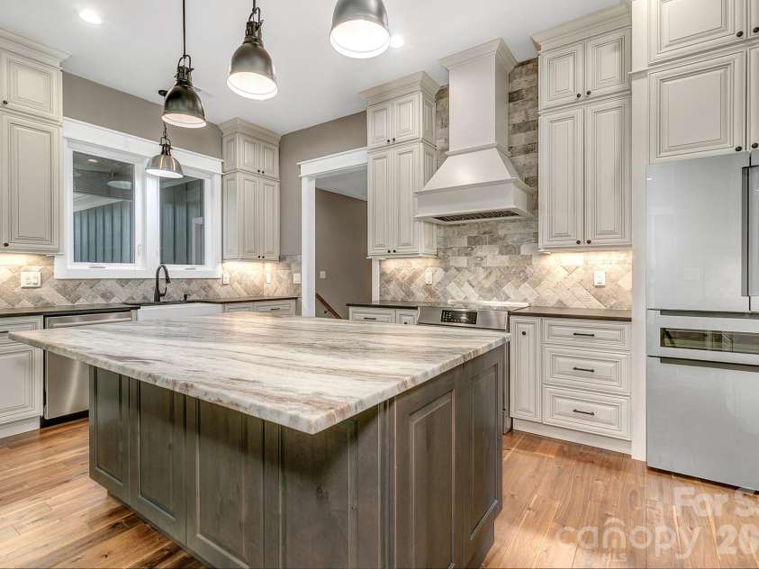 143 Sunny Morning Court, Hendersonville, NC 28792.  MLS# CAR4406587, YatesRealty ID 43558. Kitchen