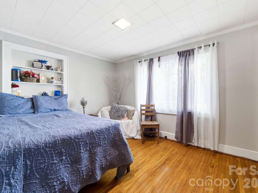 1659 maple Avenue, Albemarle, NC 28001.  MLS# CAR4409769, YatesRealty ID 43559. Main floor bedroom