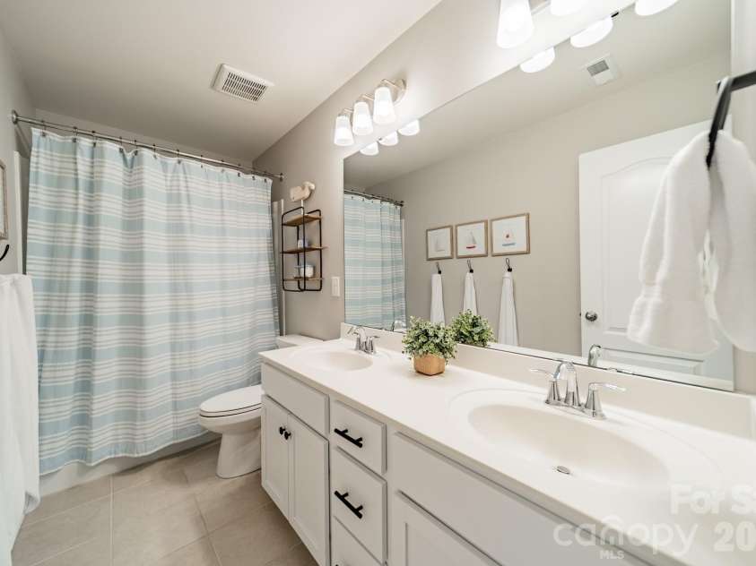 814 Braddock Way, Fort Mill, SC 29715.  MLS# CAR4343315, YatesRealty ID 4356. 