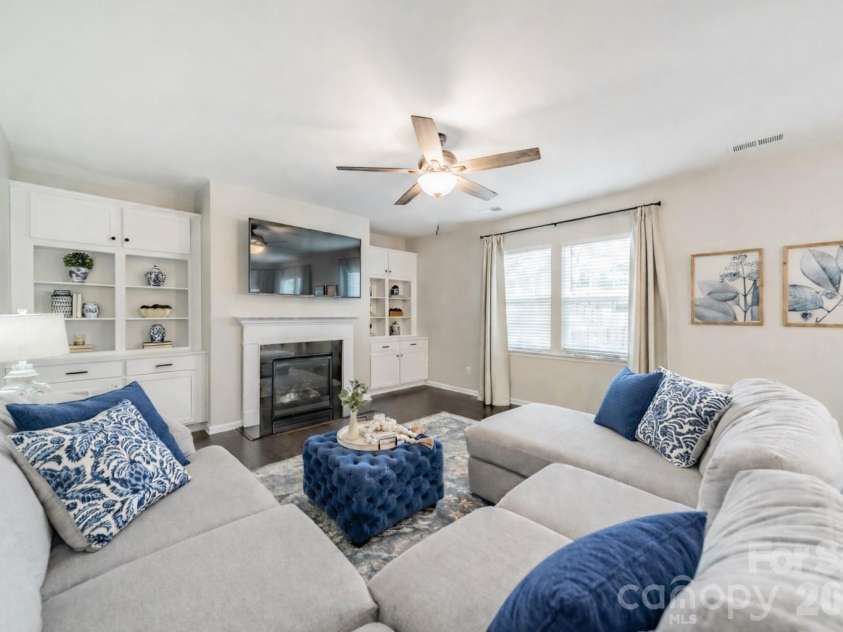 814 Braddock Way, Fort Mill, SC 29715.  MLS# CAR4343315, YatesRealty ID 4356. 