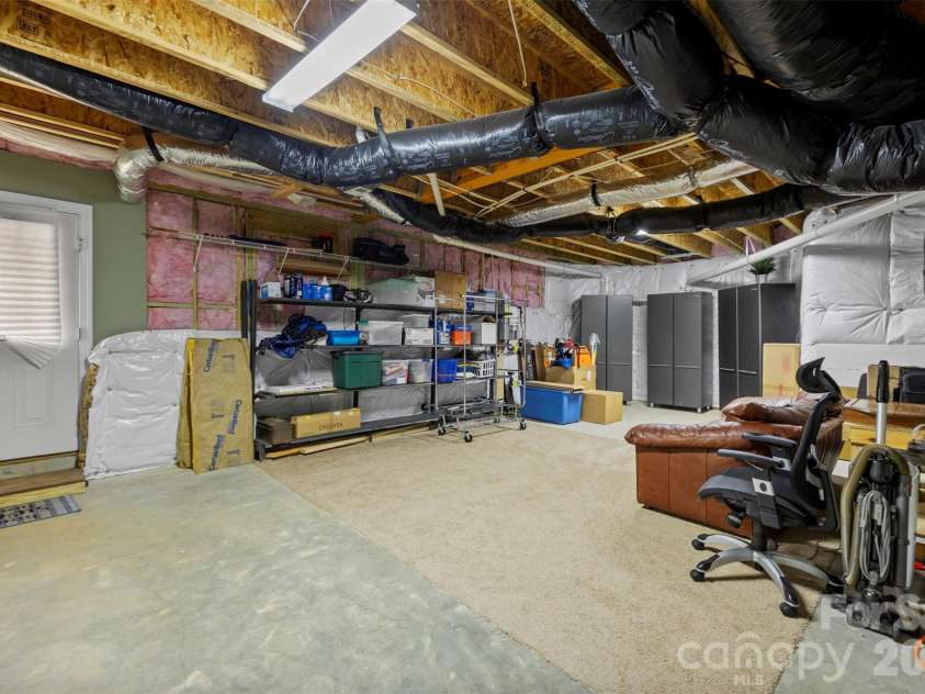 1325 Winged Foot Drive, Denver, NC 28037.  MLS# CAR4407812, YatesRealty ID 43560. 541 Sq Ft temperature-controlled room