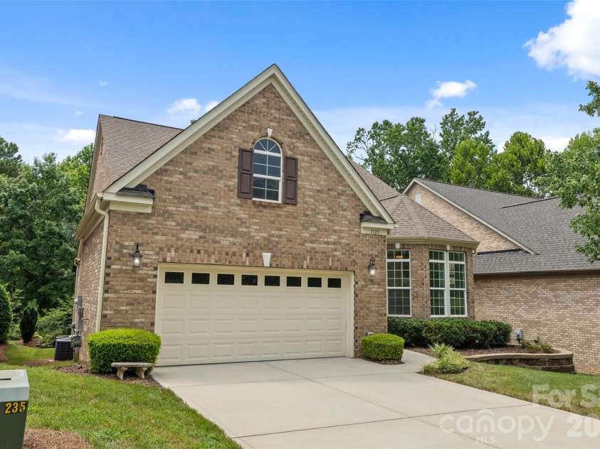 1325 Winged Foot Drive, Denver, NC 28037.  MLS# CAR4407812, YatesRealty ID 43560. 