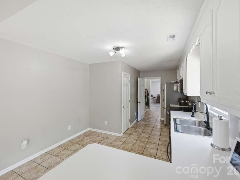 233 Summey Barker Drive, Dallas, NC 28034.  MLS# CAR4412447, YatesRealty ID 43562. 