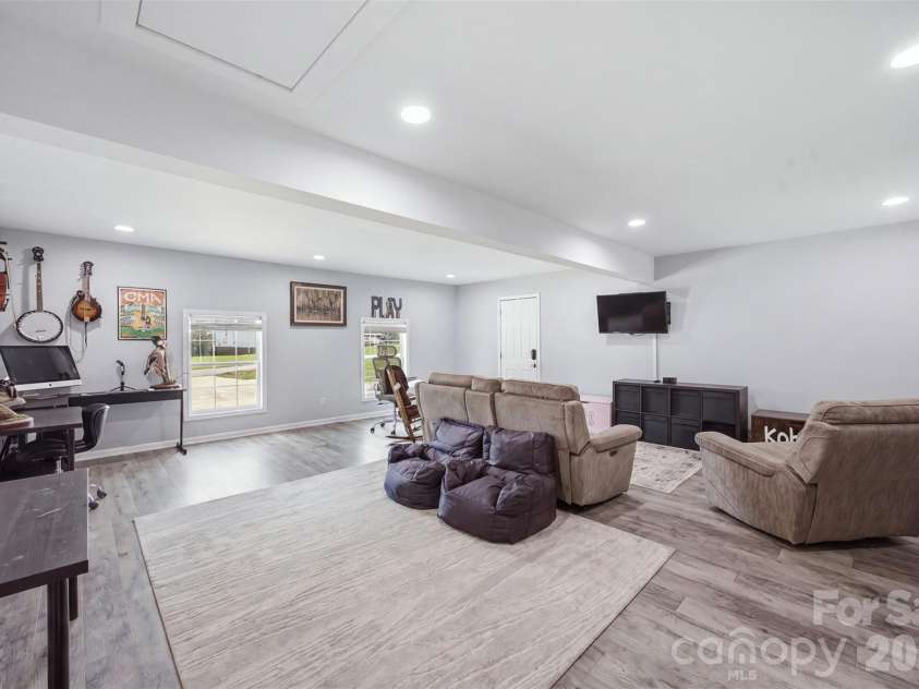 233 Summey Barker Drive, Dallas, NC 28034.  MLS# CAR4412447, YatesRealty ID 43562. 