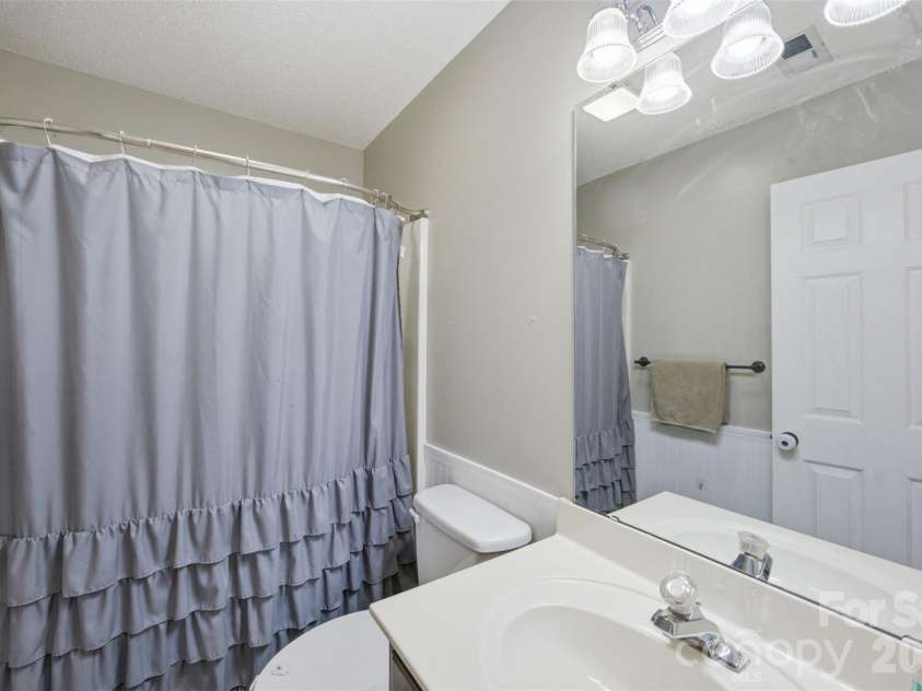 233 Summey Barker Drive, Dallas, NC 28034.  MLS# CAR4412447, YatesRealty ID 43562. 
