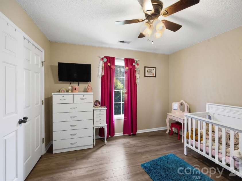 233 Summey Barker Drive, Dallas, NC 28034.  MLS# CAR4412447, YatesRealty ID 43562. 