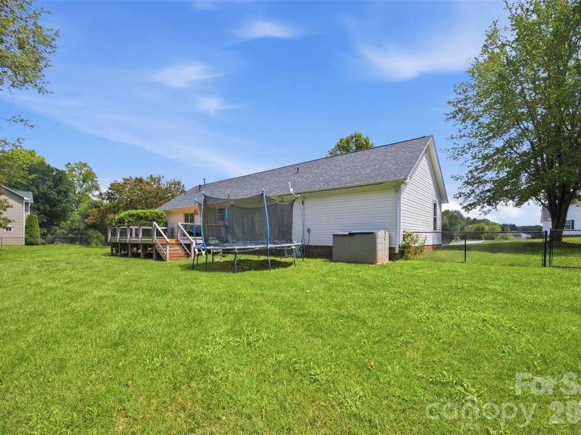 233 Summey Barker Drive, Dallas, NC 28034.  MLS# CAR4412447, YatesRealty ID 43562. 