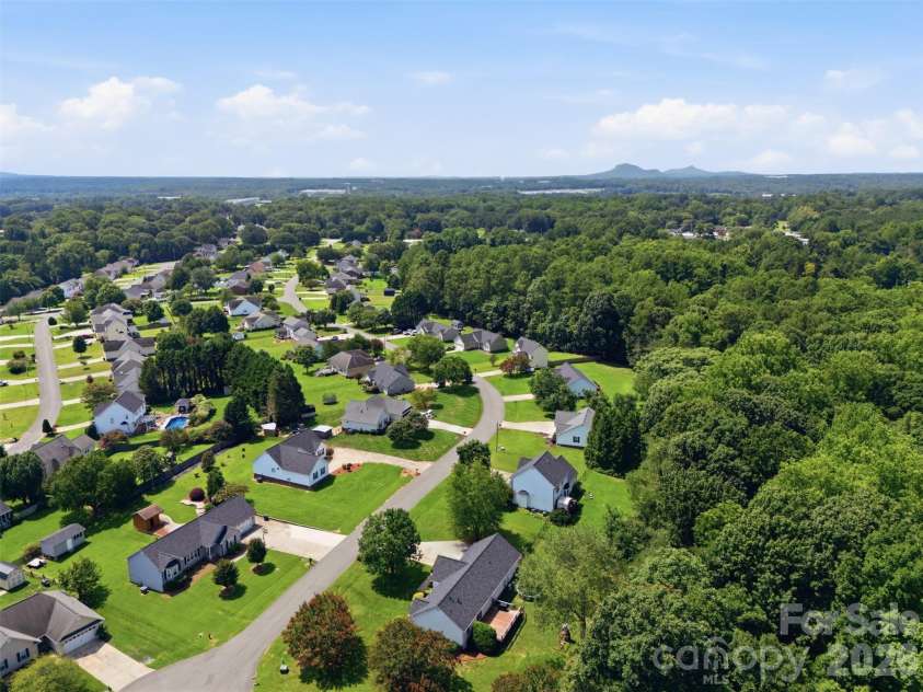 233 Summey Barker Drive, Dallas, NC 28034.  MLS# CAR4412447, YatesRealty ID 43562. 