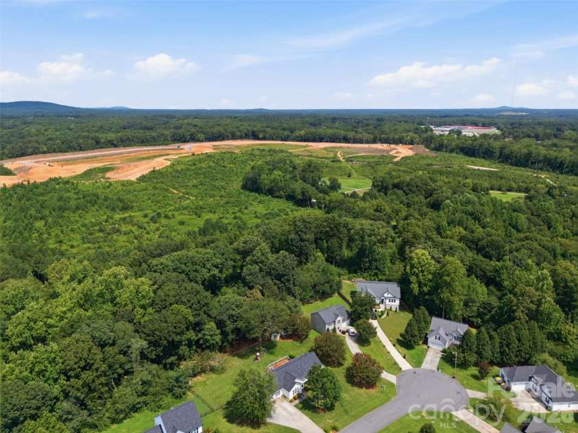 233 Summey Barker Drive, Dallas, NC 28034.  MLS# CAR4412447, YatesRealty ID 43562. 