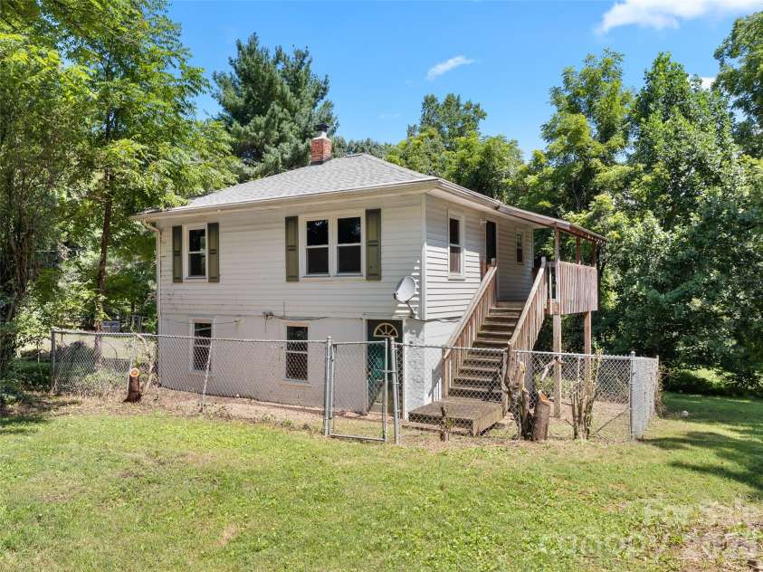 116 Candler School Road, Candler, NC 28715.  MLS# CAR4411959, YatesRealty ID 43563. Garage Apt